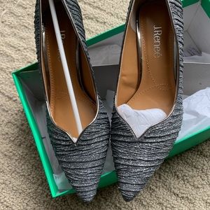 J Renee brand NWT size 9 Abagaile Pewter Glit shoe. Gorgeous and perfect